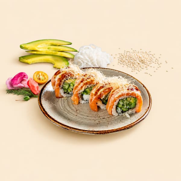 32. Salmon Torch Roll (4 pieces)